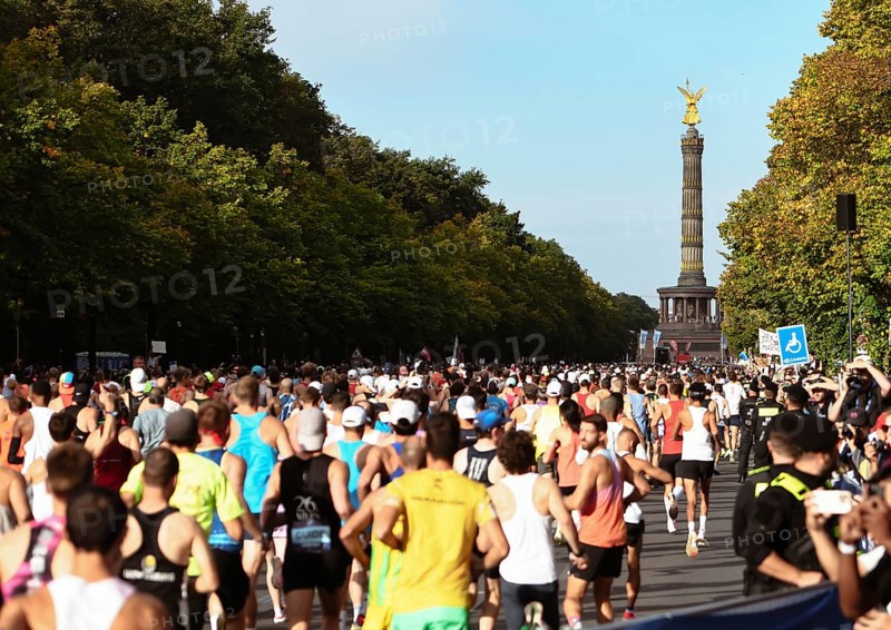 Starting straight of the Berlin Marathon 2025
