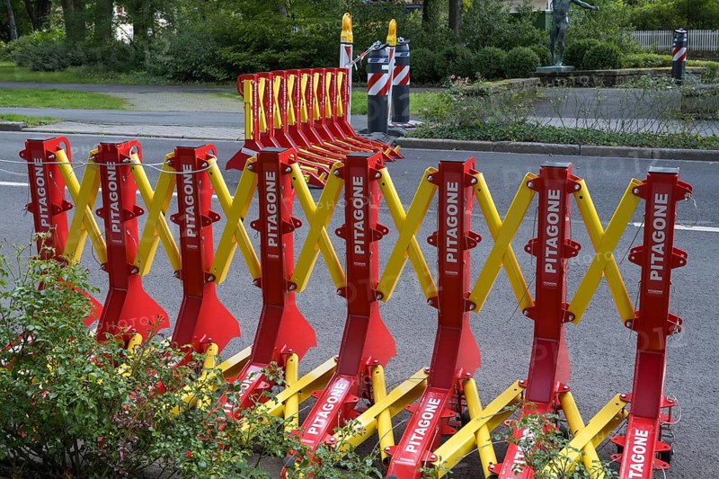 Pitagone, vehicle barriers on the road, Festival Hill, on the Green Hill, Bayreuth, Upper Franconia, Franconia, Bavaria, Germany