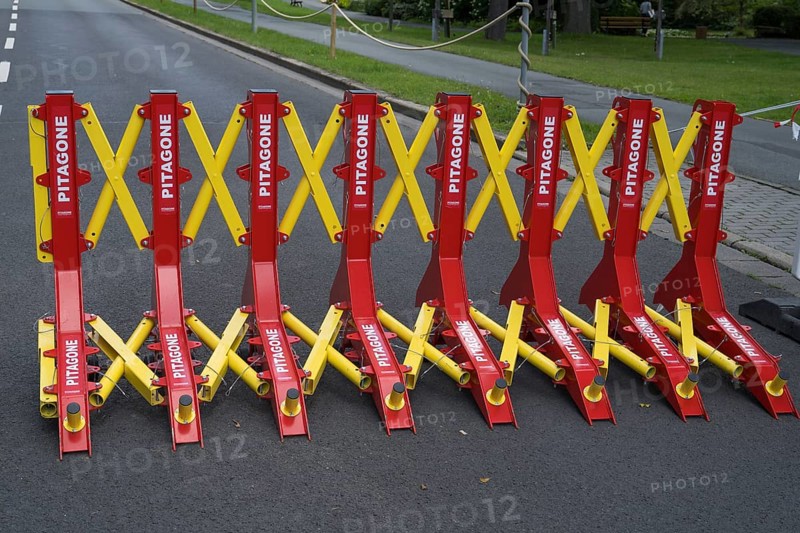 Pitagone, vehicle barriers on the road, Festival Hill, on the Green Hill, Bayreuth, Upper Franconia, Franconia, Bavaria, Germany