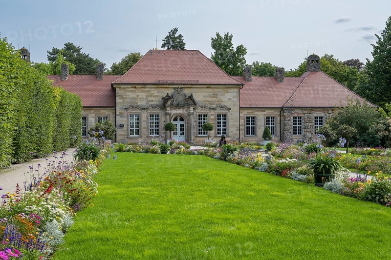 Old Castle, Hermitage, flowerbeds, Bayreuth, Upper Franconia, Franconia, Bavaria, Germany
