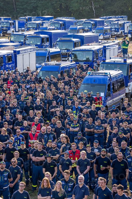 Major exercise FÜLEX25, of the THW, Technisches Hilfswerk, Landesverband North Rhine-Westphalia, on 4 weekends over 3500 volunteers of the 127 North Rhine-Westphalia local organisations, many different scenarios, from the field of disaster control and civil defence, exercise briefing of over 1000 emergency personnel