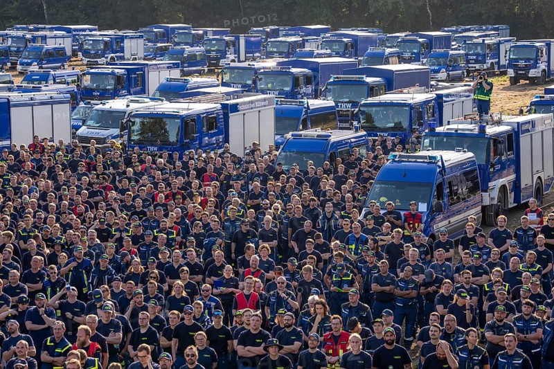 Major exercise FÜLEX25, of the THW, Technisches Hilfswerk, Landesverband North Rhine-Westphalia, on 4 weekends over 3500 volunteers of the 127 North Rhine-Westphalia local organisations, many different scenarios, from the field of disaster control and civil defence, exercise briefing of over 1000 emergency personnel