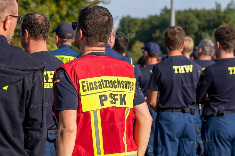 Emergency Aftercare Team, PFSK, volunteers at the large-scale exercise FÜLEX25, of the THW, Technisches Hilfswerk, Landesverband North Rhine-Westphalia, on 4 weekends more than 3500 volunteers of the 127 North Rhine-Westphalia local organisations practice many different scenarios from the field of disaster control and civil defence