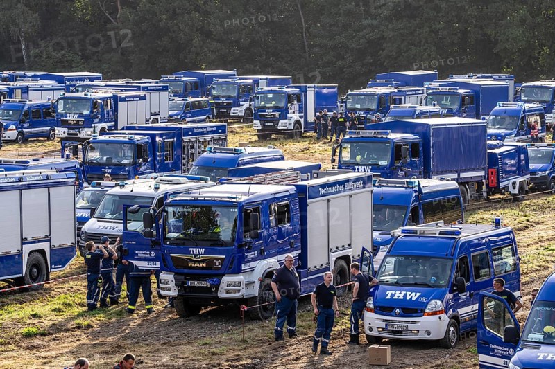 Vehicle set-up site for the large-scale exercise FÜLEX25, organised by the THW, the German Federal Agency for Technical Relief, North Rhine-Westphalia. Over 4 weekends, more than 3500 volunteers from 127 local associations in North Rhine-Westphalia practise many different scenarios in the field of disaster control and civil defence