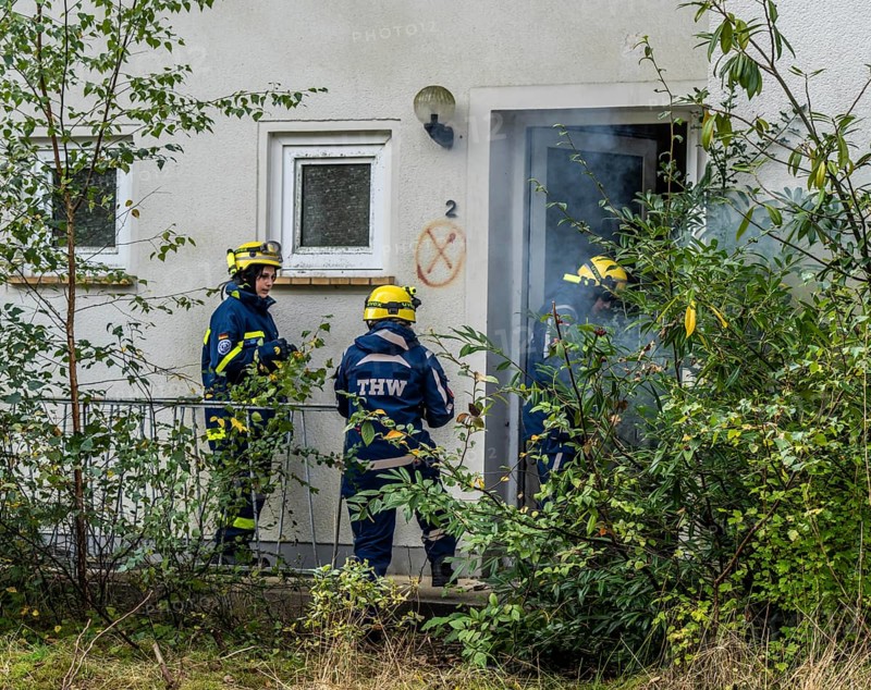 Civil defence exercise scenario, after a drone attack on a residential area, emergency services clear the area, at the large-scale exercise FÜLEX25, of the THW, Technisches Hilfswerk, Landesverband North Rhine-Westphalia, on 4 weekends over 3500 volunteers from the 127 North Rhine-Westphalia local associations practice many different deployment scenarios, from the field of disaster control and civil defence