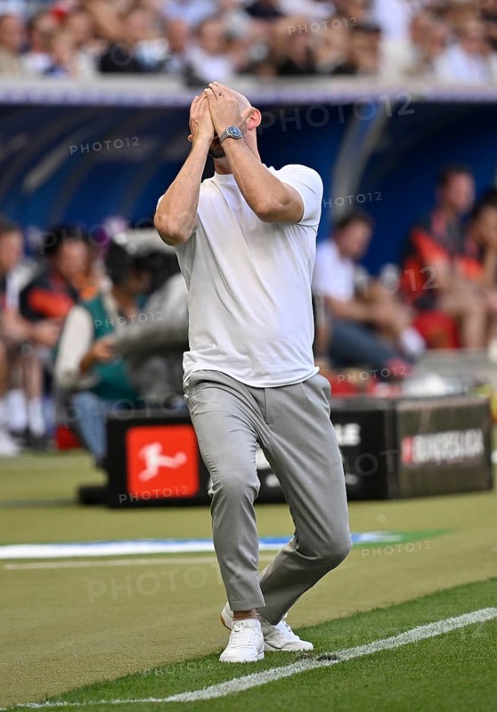 Coach Christian Ilzer TSG 1899 Hoffenheim desperate disappointment disappointed after missed goal chance gesture gesture Football Bundesliga, PreZero Arena, Sinsheim, Baden-Württemberg, Germany