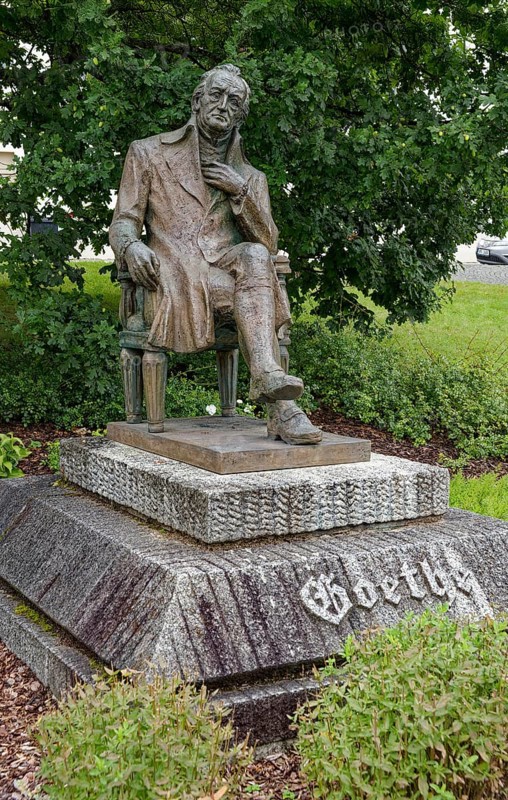 Goethe monument, statue of Johann Wolfgang Goethe, Goethe Square, spa town in the Imperial Forest, Mariánské Lázne, Mariánské Lázne, Czech Republic, Czech Republic