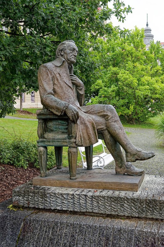 Goethe monument, statue of Johann Wolfgang Goethe, Goethe Square, spa town in the Imperial Forest, Mariánské Lázne, Mariánské Lázne, Czech Republic, Czech Republic