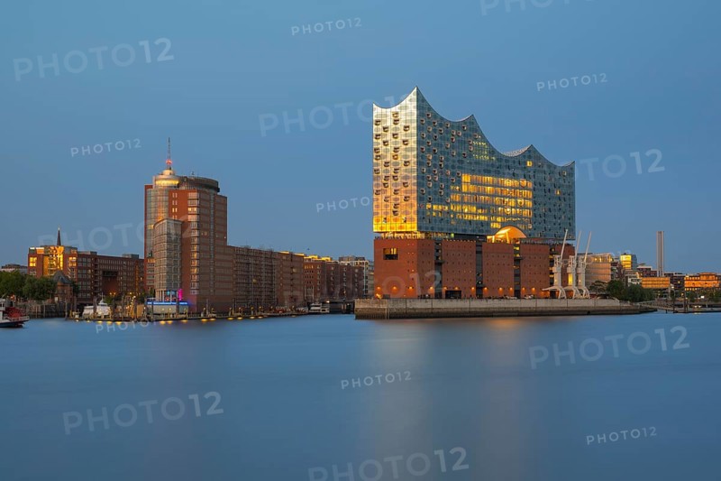 View over the Norderelbe to the Elbphilharmonie in the evening light, long exposure, Hamburg, Germany