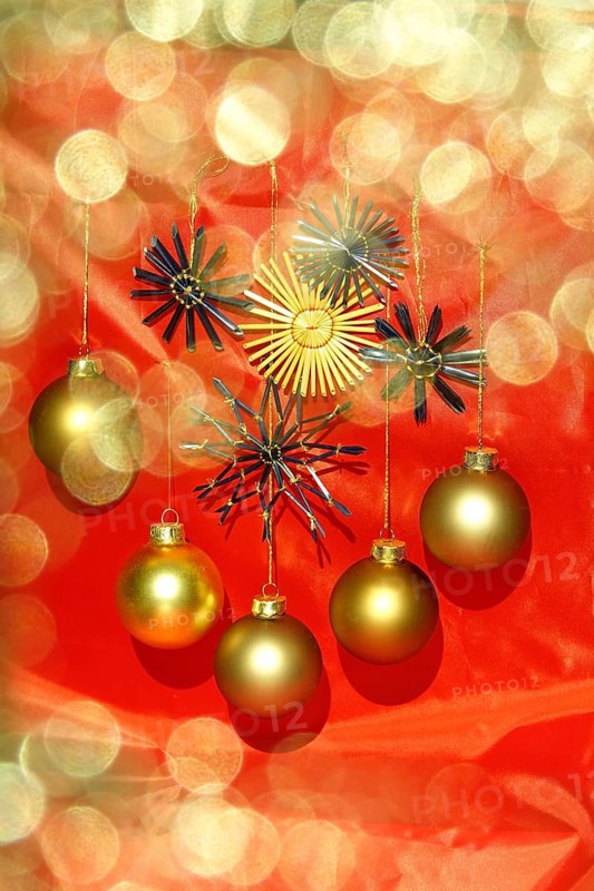 Christmas decoration, Christmas tree baubles, home-made straw stars, Germany