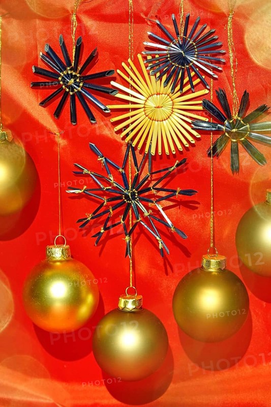 Christmas decoration, Christmas tree baubles, home-made straw stars, Germany