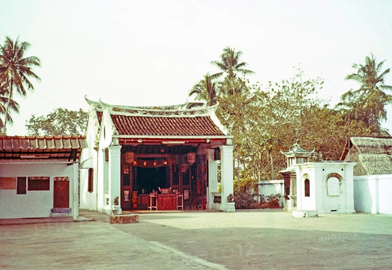 Chinese Taoist temple dedicated to Tua Pek Kong, Poh San Teng Temple, Malacca or Melaka, Malaya, Malaysia, south east Asia 1964