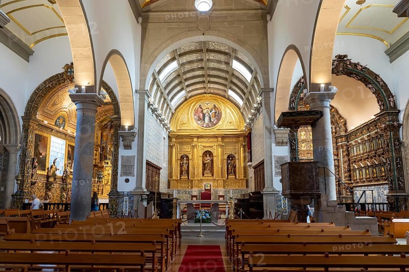 Faro, the cathedral of Faro, nave, interior, altars, Algarve, Portugal