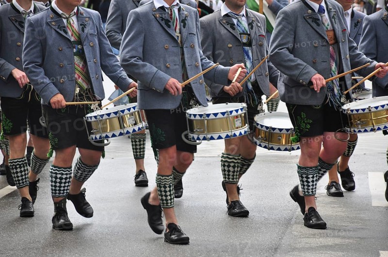 Gaujugendfestzug, drummer, traditional traditional costume
