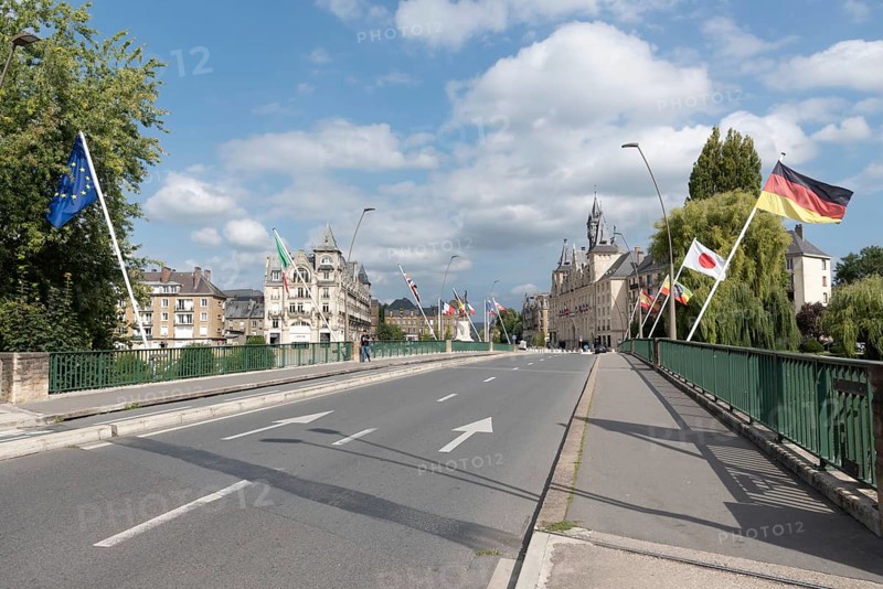 Bridge over the river Meuse, Hôtel de Ville, Town Hall, Charleville-Mézières, Mézières district, Ardennes, Grand Est, France