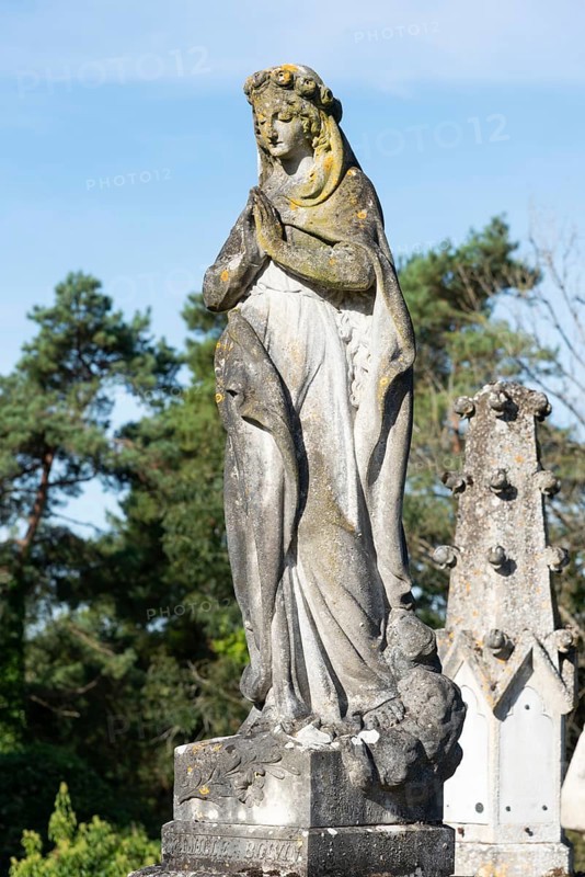 Figure of the Virgin Mary, Saint-Hilaire cemetery, Marville, Renaissance village, Département Meuse, Grand Est, France