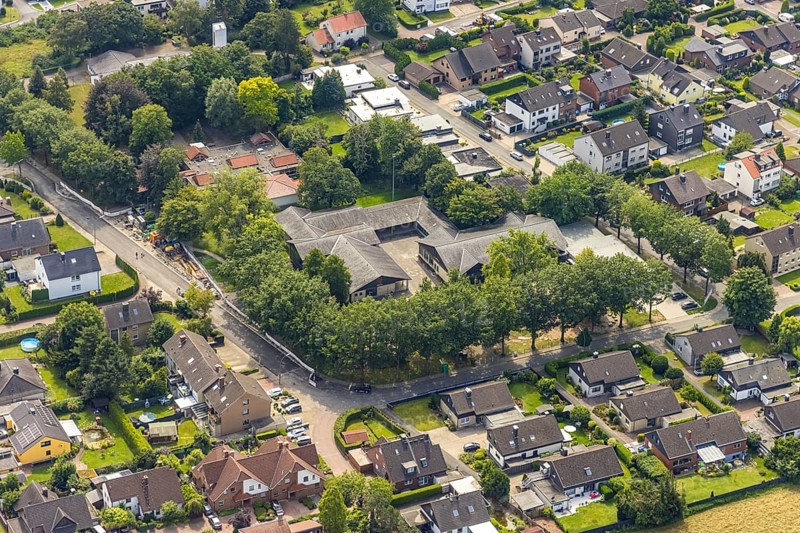 Aerial photo, Overberger Schule in the district Overberge, Bergkamen, Ruhr area, North Rhine-Westphalia, Germany, education, educational institution, DE, Europe, educational institute, aerial photo, aerial photography, aerial photography, school, overview, bird's eye view, birds-eyes view, overview