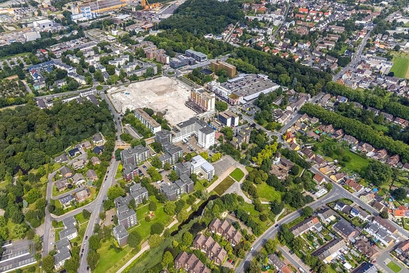Aerial view, town hall and town hall square as well as construction site with demolition of the former Turmarkaden in Weddinghofen, Bergkamen, Ruhr area, North Rhine-Westphalia, Germany, construction work, construction area, building site, building plots, construction project, construction site, authority, DE, Europe, aerial view, aerial photography, aerial photography, town hall, city administration, overview, bird's eye view, bird's eye view, overview