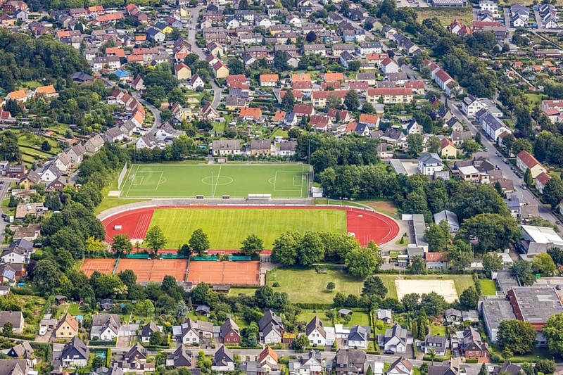 Aerial view, TuRa Bergkamen Nordbergstadion and tennis facility in Bergkamen, Ruhr area, North Rhine-Westphalia, Germany, Bergkamen, DE, Europe, football pitch, football stadium, aerial view, aerial photography, aerial photography, Nordberg stadium, sports, sports facilities, sports field, sports facility, stadium, tennis, tennis facility, tennis courts, overview, bird's-eye view, birds-eyes view, overview
