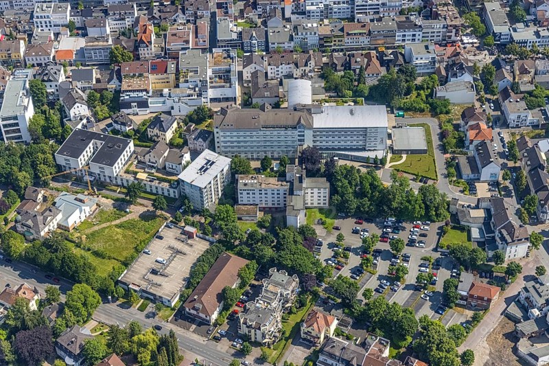 Aerial view, Klinikum Hochsauerland St.-Johannes-Hospital Neheim, Neheim, Arnsberg, Sauerland, North Rhine-Westphalia, Germany, DE, Europe, health care, Hochsauerlandkreis, hospital, clinic, clinic, hospital, hospital, aerial photograph, aerial photography, aerial photography, medical facility, medical aid, overview, bird's eye view, birds-eyes view, overview, medical care