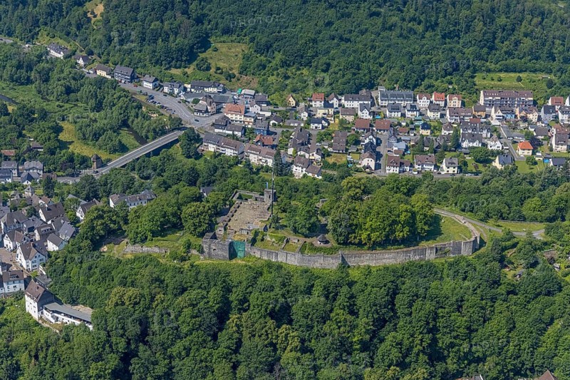 Aerial view, castle ruins Arnsberg, Arnsberg, Sauerland, North Rhine-Westphalia, Germany, castle, castle ruins, DE, Europe, Hochsauerlandkreis, aerial view, aerial photography, aerial photography, ruin, castle, castle Arnsberg, castle complex, castle hill, sight, overview, defence system, bird's eye view, birds-eyes view, historical, overview