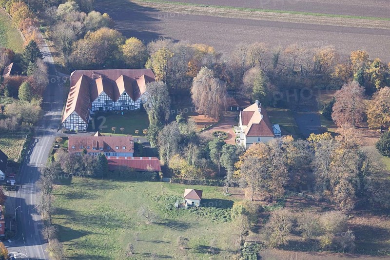Aerial view, moated castle Haus Echthausen at the city limits of Arnsberg in the district Echthausen in Wickede, Sauerland, North Rhine-Westphalia, Germany, DE, monument protection, Europe, aerial view, aerial photography, aerial photography, sight, overview, bird's eye view, moated castle, Wickede, birds-eyes view, historical, overview