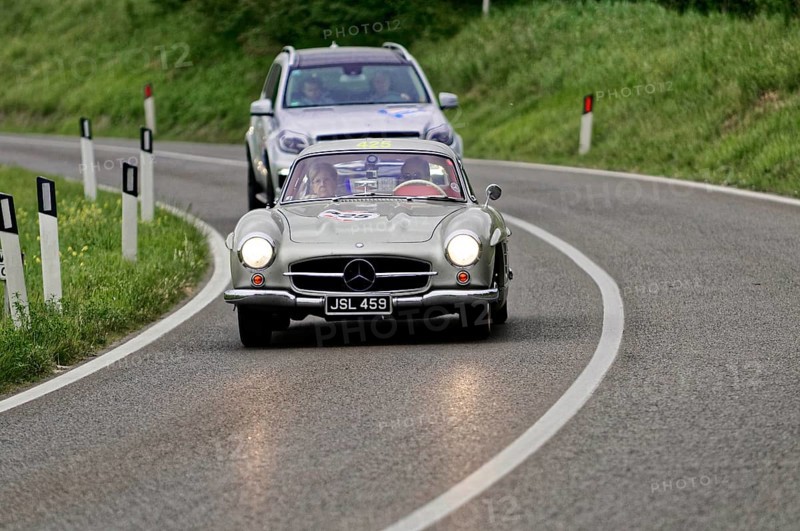 Silver Mercedes classic car on a country road with an SUV in the background, classic car, car race, Mille Miglia, 1000 Miglia, 2015, Tuscany, Rome Lake Garda, Italy