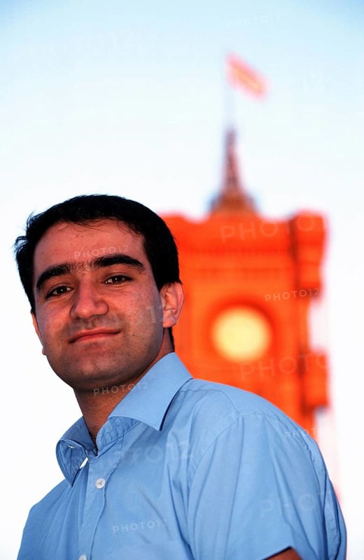 Berlin, DEU, 30.07.1999 -- portrait of Özcan Mutlu, MdB (Alliance 90/The Greens) - Migration Policy Section, Member of the Federal Executive Committee of ImmiGrün e.V. and coordinator of Christian Ströbele's election campaign.