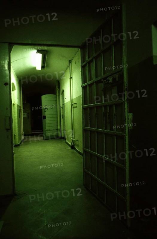 Halle, DEU, 26.01.1999 -- The play Red Ox: Prison, corridor, door