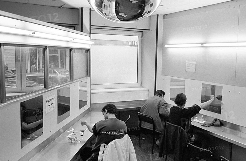 Frankfurt/Main, DEU, 15.03.2000 -- Frankfurt printing room. Drug emergency service rooms in Ekbestraße, Frankfurter Bahnhofsviertel. (addiction, victim)