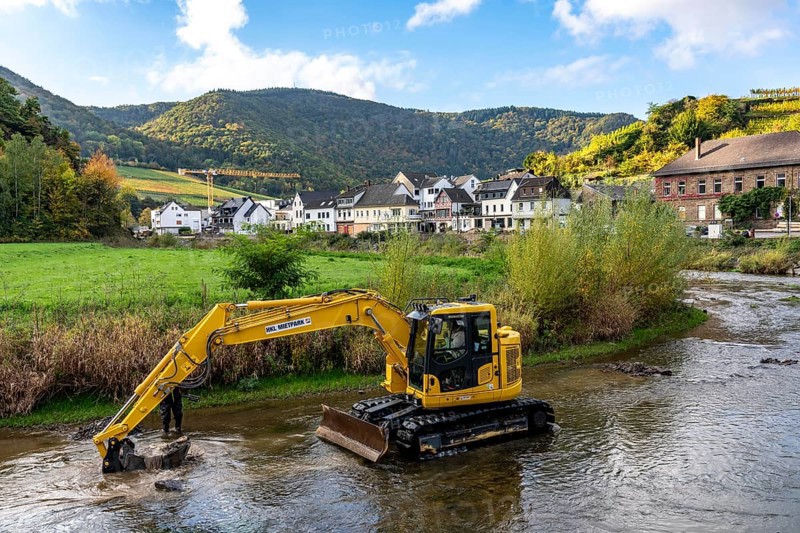 Reconstruction in the Ahr Valley, after the flood of July 2021, restoration of the river landscape, after the removal of debris, flotsam, the river Ahr is being expanded in parts like floodplains to create flooding areas, construction measures will also regulate the flow rate and strengthen the bank, near Mayschoß, Rhineland-Palatinate