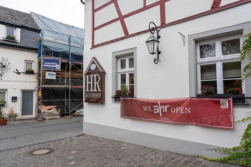 Reconstruction in the Ahr Valley, after the flood of July 2021, advertising for the Ahr Valley, slogan We Ahr Open, old town of Ahrweiler, Rhineland-Palatinate