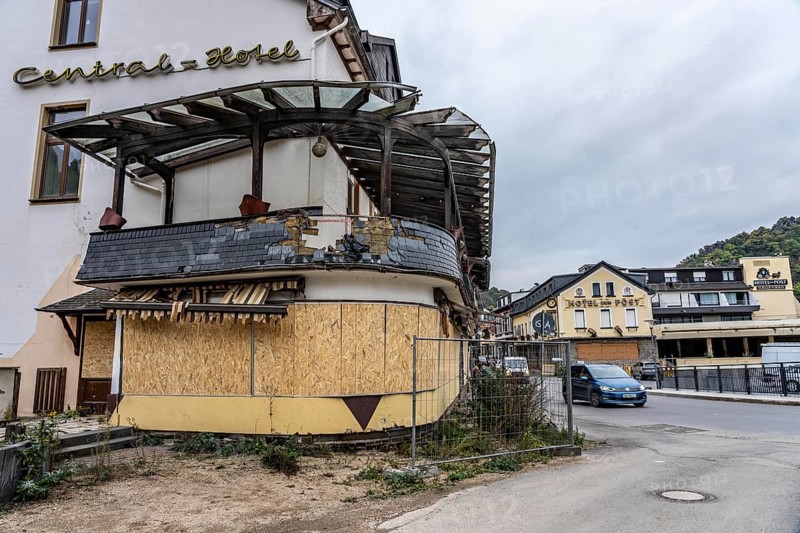 Reconstruction in the Ahr Valley, after the flood of July 2021, buildings that have not yet been renovated or demolished can be found in many towns, but most buildings have now been repaired or rebuilt, Central Hotel and Zum Schwarzen Kreuz near Altenahr, Rhineland-Palatinate