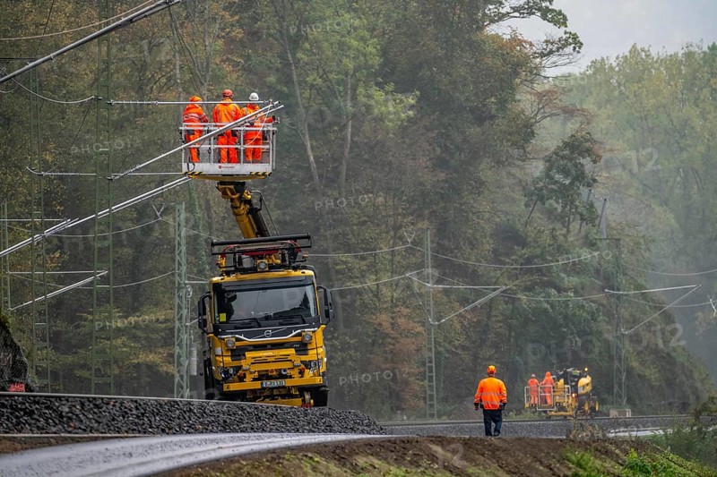 Reconstruction in the Ahr Valley, after the flood of July 2021, restoration of the railway infrastructure of the Ahr line, 29 km of tracks, 15 railway bridges, 7 were renovated, stations and stops renovated or renewed, 885 masts were built for the overhead line of the new electrification and 55 km of overhead lines were redrawn, here work on the railway bridge near Walportzheim, Ahrweiler, Rhineland-Palatinate