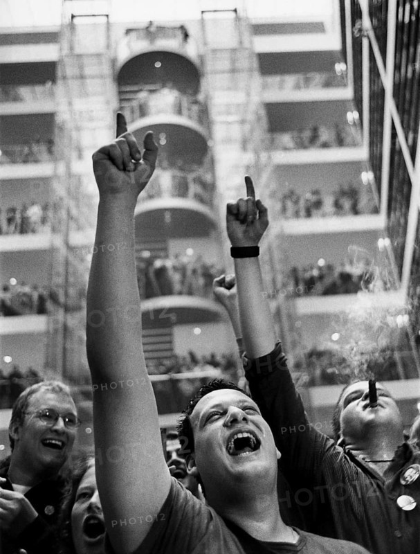 DEU, Germany, Berlin, 27.09.1998, cheers after the SPD's election victory in Berlin's party headquarters