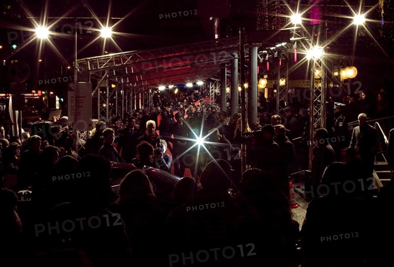DEU, Germany, Berlin fans are waiting for Helena Bonham Carter and Colin Firth in front of the premiere of 'The King's Speech' at Friedrichsstadt Palast. Germany Berlin fans wait for Helena Bonham Carter and Colin Firth outside Friedrichsstadt Palace