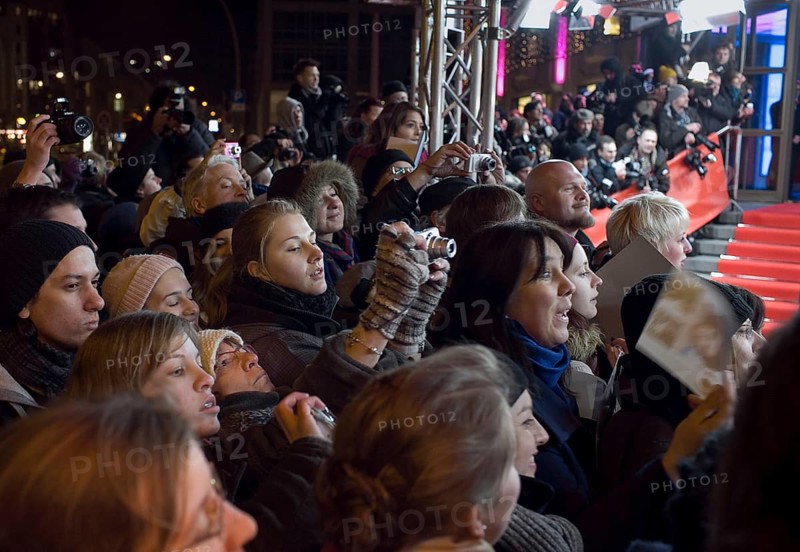 DEU, Germany, Berlin fans are waiting for Helena Bonham Carter and Colin Firth in front of the premiere of 'The King's Speech' at Friedrichsstadt Palast. Germany Berlin fans wait for Helena Bonham Carter and Colin Firth outside Friedrichsstadt Palace