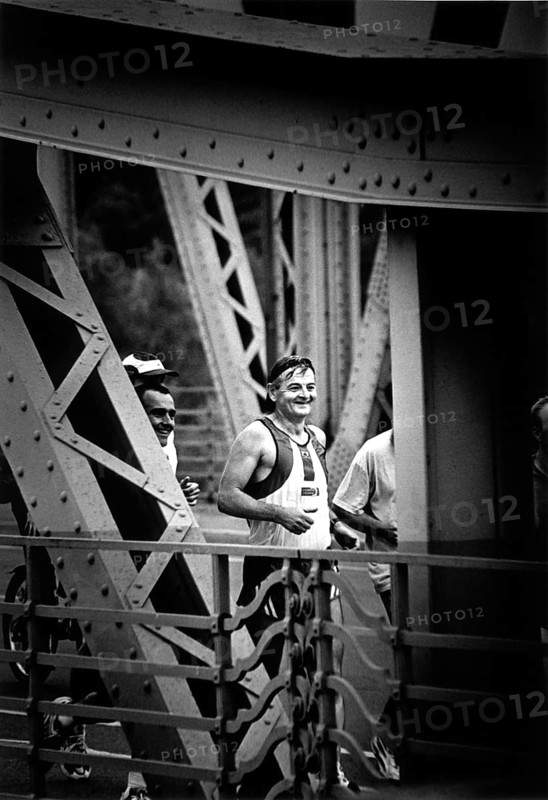 Berlin, GER, ??? -- Joschka Fischer jogging across Glienicke Bridge. -- Â© Karsten Thielker