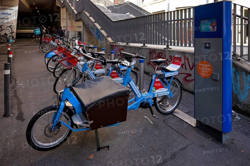 Parking space for pedelecs, cargo bikes, e-bikes, electric bikes, rental bikes, rental bikes, rental bikes, the RegioRad bicycle and pedelec rental system, Paulinenbrücke, Stuttgart, Baden-Württemberg, Germany