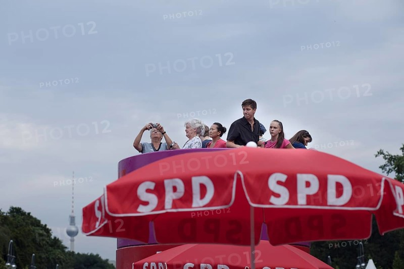 DEU, Germany, Berlin, 17.08.2013 SPD election campaign kick-off with top candidate Peer Steinbrück under the slogan “The We Decide” with a celebration of 150 years of the SPD in front of the upcoming general election with candidate Peer Steinrück
