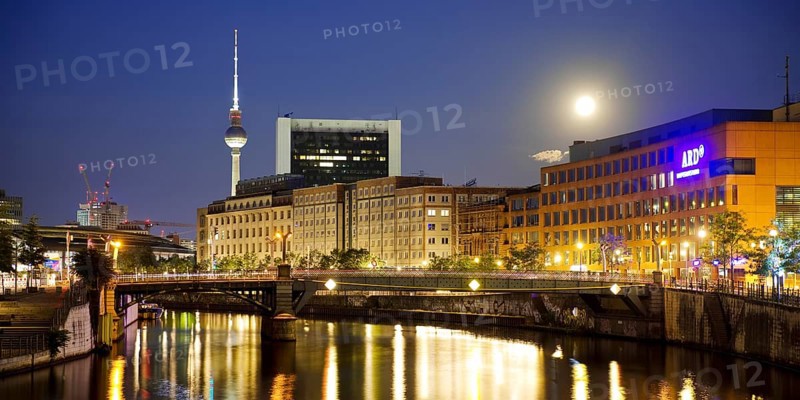 The river Spree in the government district with a full moon, the ARD capital studio and the Berlin TV tower in the evening, Berlin-Mitte, Berlin, Germany