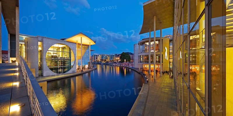 Marie-Elisabeth-Lüders-Haus and Paul-Löbe-Haus with the river Spree in the evening, government district, Berlin-Mitte, Berlin, Germany