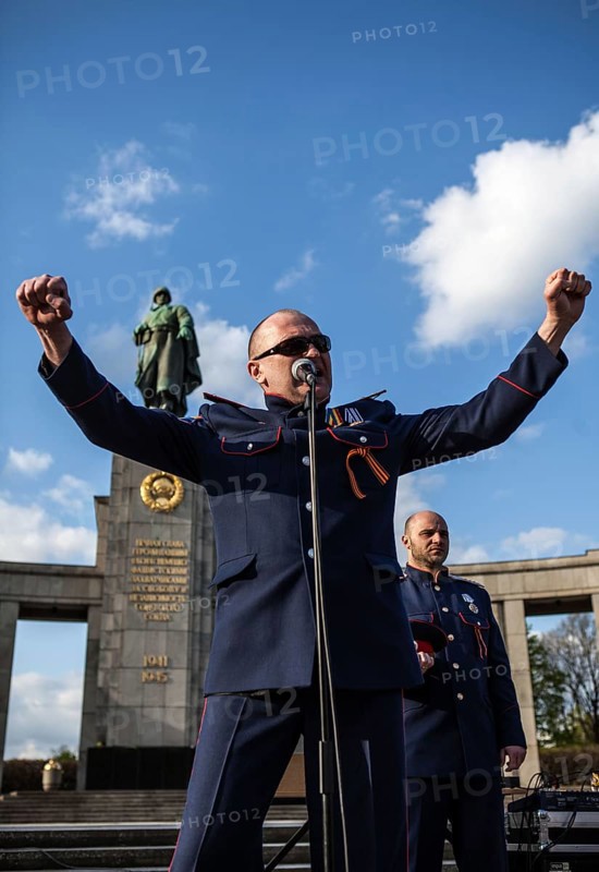 DEU Germany Germany Berlin Pro-Russian demonstration against NATO expansion in Ukraine and for Russian President Putin at the Memorial to the Fallen of the Second World War