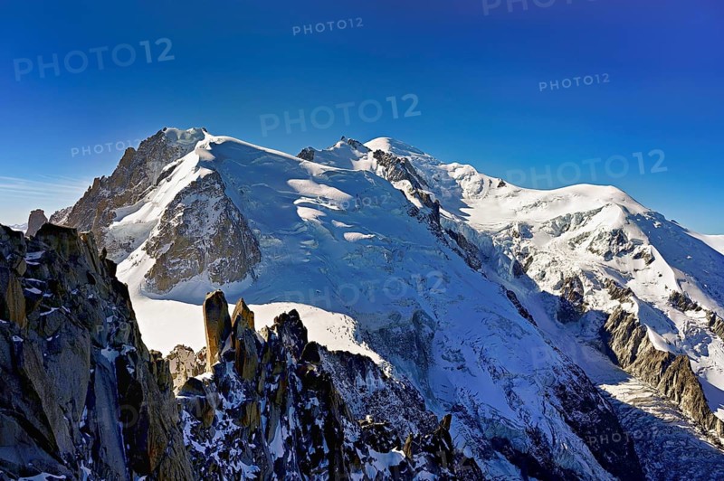Mont Blanc du Tacul covered with snow from the left, Mont Maudit, Mont-Blanc, Dôme du Goûter, Aiguille du Midi mountain station viewing platform, Chamonix-Mont-Blanc, Haute-Savoie, France
