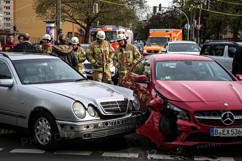 DEU Germany Germany Berlin Traffic accident on Bundesallee in Berlin Wilmersdorf