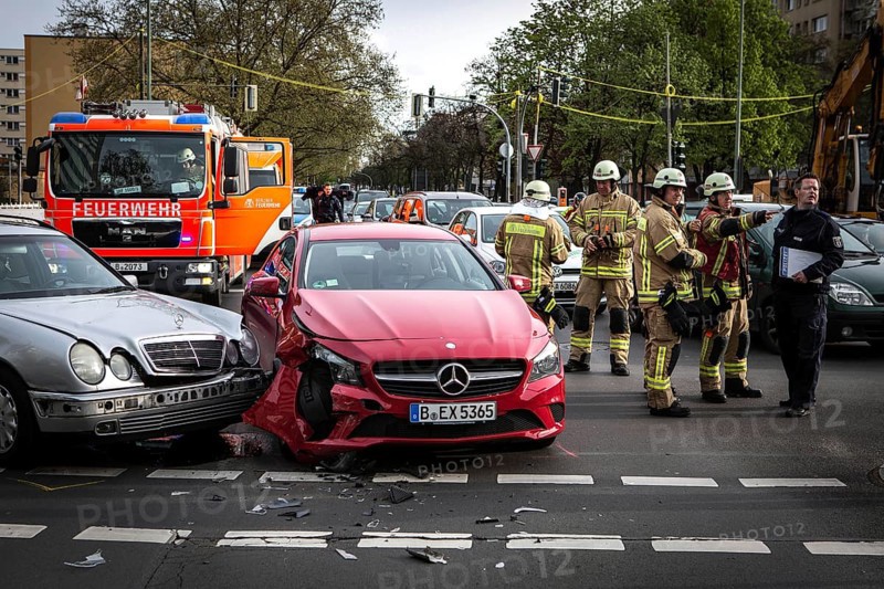 DEU Germany Germany Berlin Traffic accident on Bundesallee in Berlin Wilmersdorf