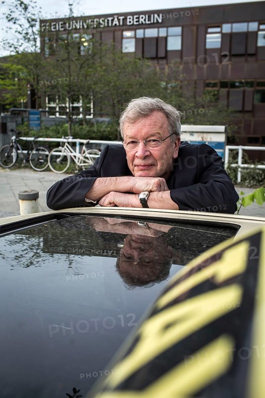 DEU Germany Germany Berlin The Russian writer Viktor Jeroferev, who has a Samuel Fischer fellowship at the Berlin FU as a visiting professor of literature