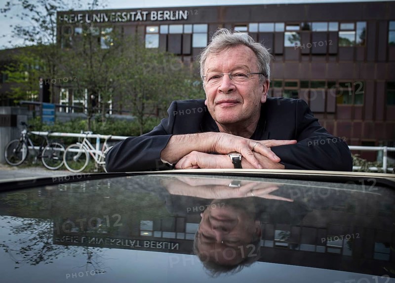 DEU Germany Germany Berlin The Russian writer Viktor Jeroferev, who has a Samuel Fischer fellowship at the Berlin FU as a visiting professor of literature