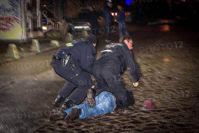 DEU Germany Germany Berlin scene on the RAW site in Berlin-Friedrichsain. Arrest of a pickpocket