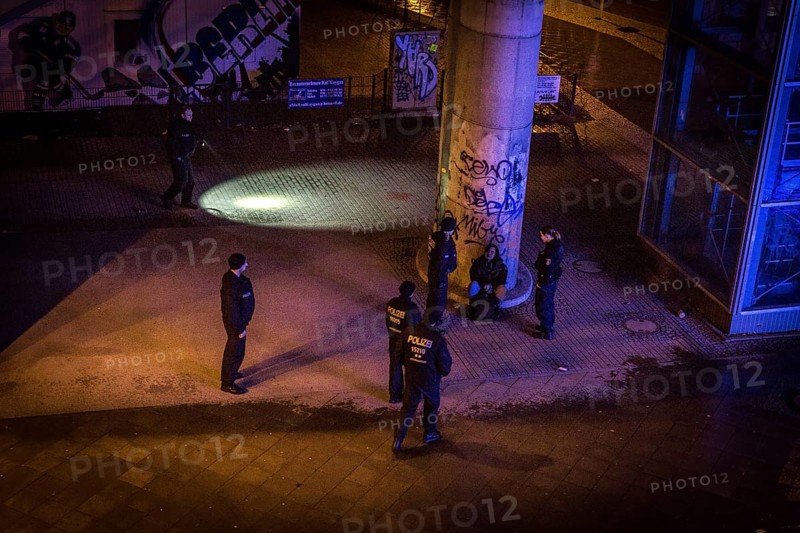 DEU Germany Germany Berlin scene on the Warsaw Bridge in Berlin-Friedrichshain. Police look after a woman on the railway site. The cause is unknown